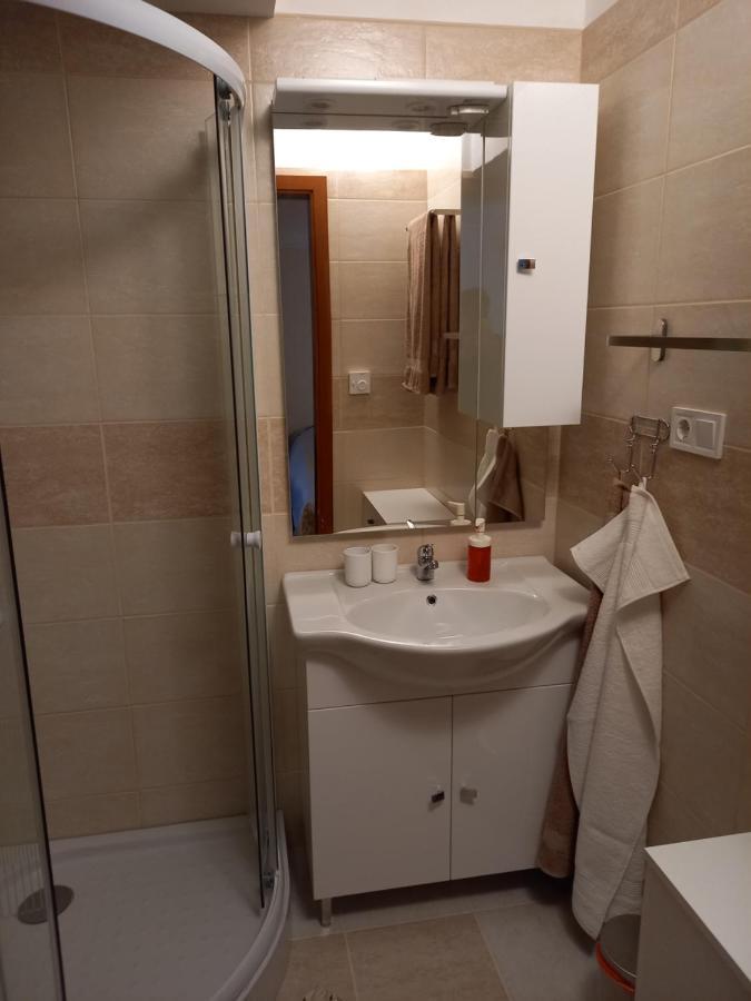 Quarto Duplo com Casa de Banho Privativa