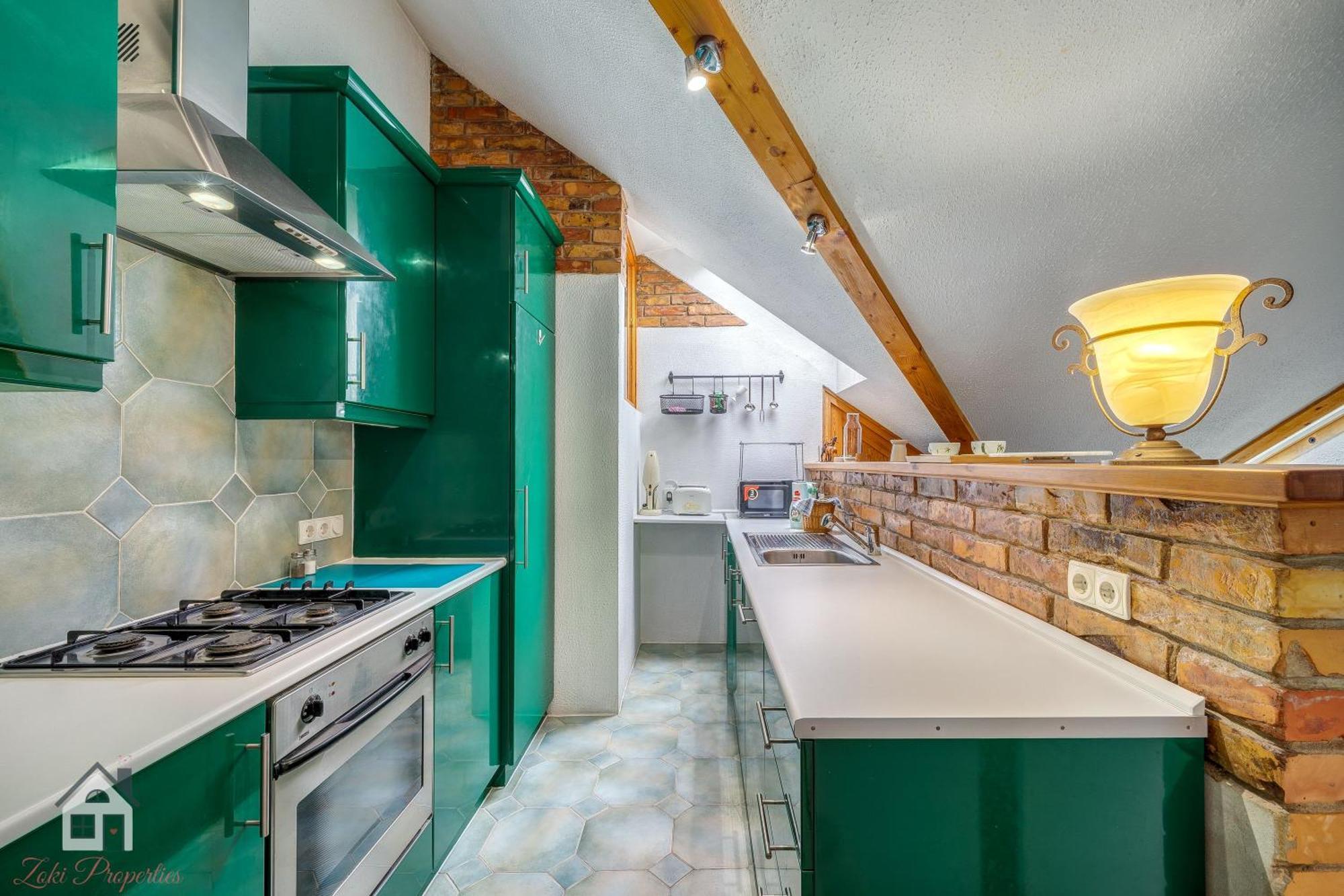 One-Bedroom Emerald