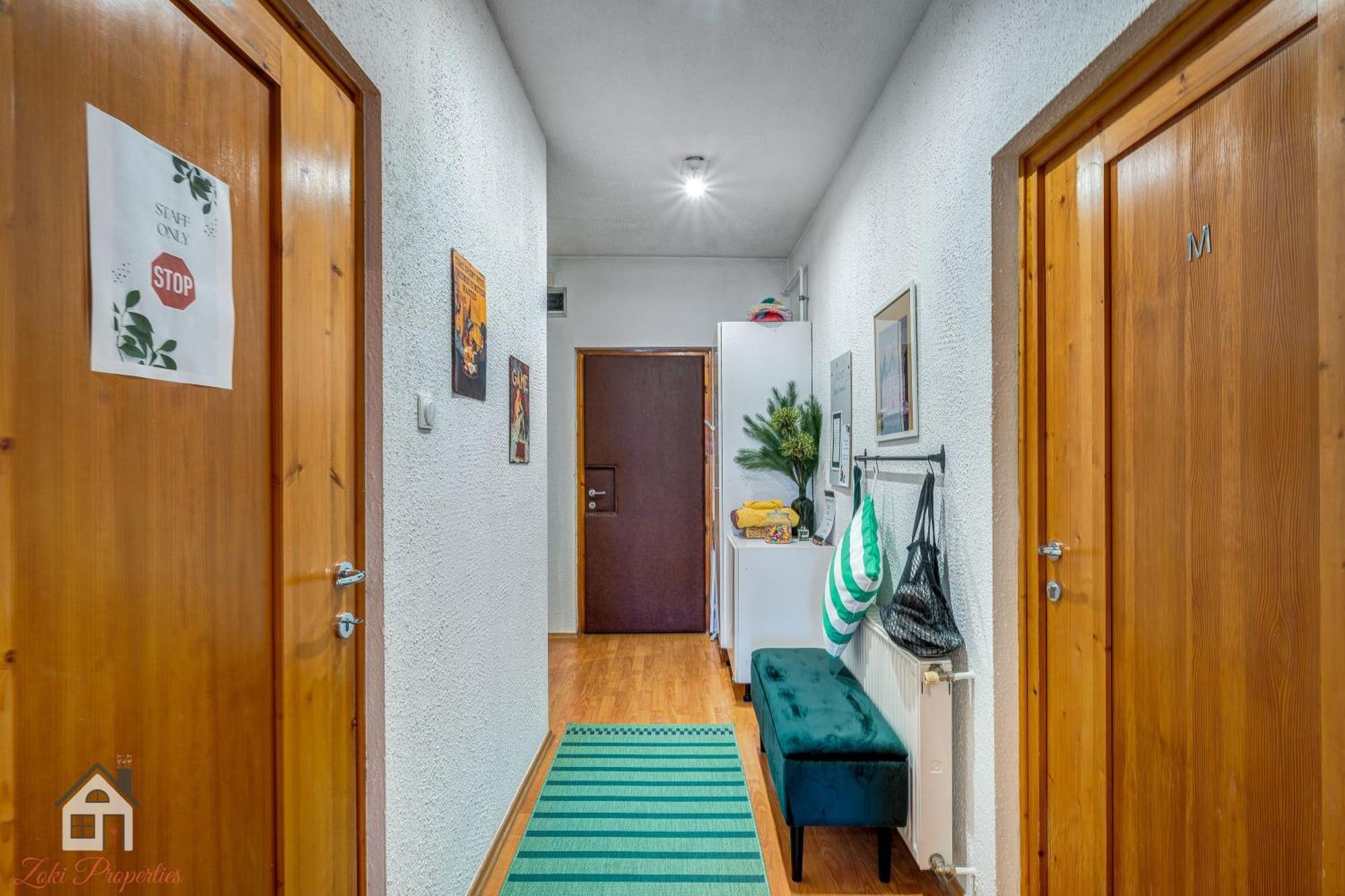 One-Bedroom Emerald