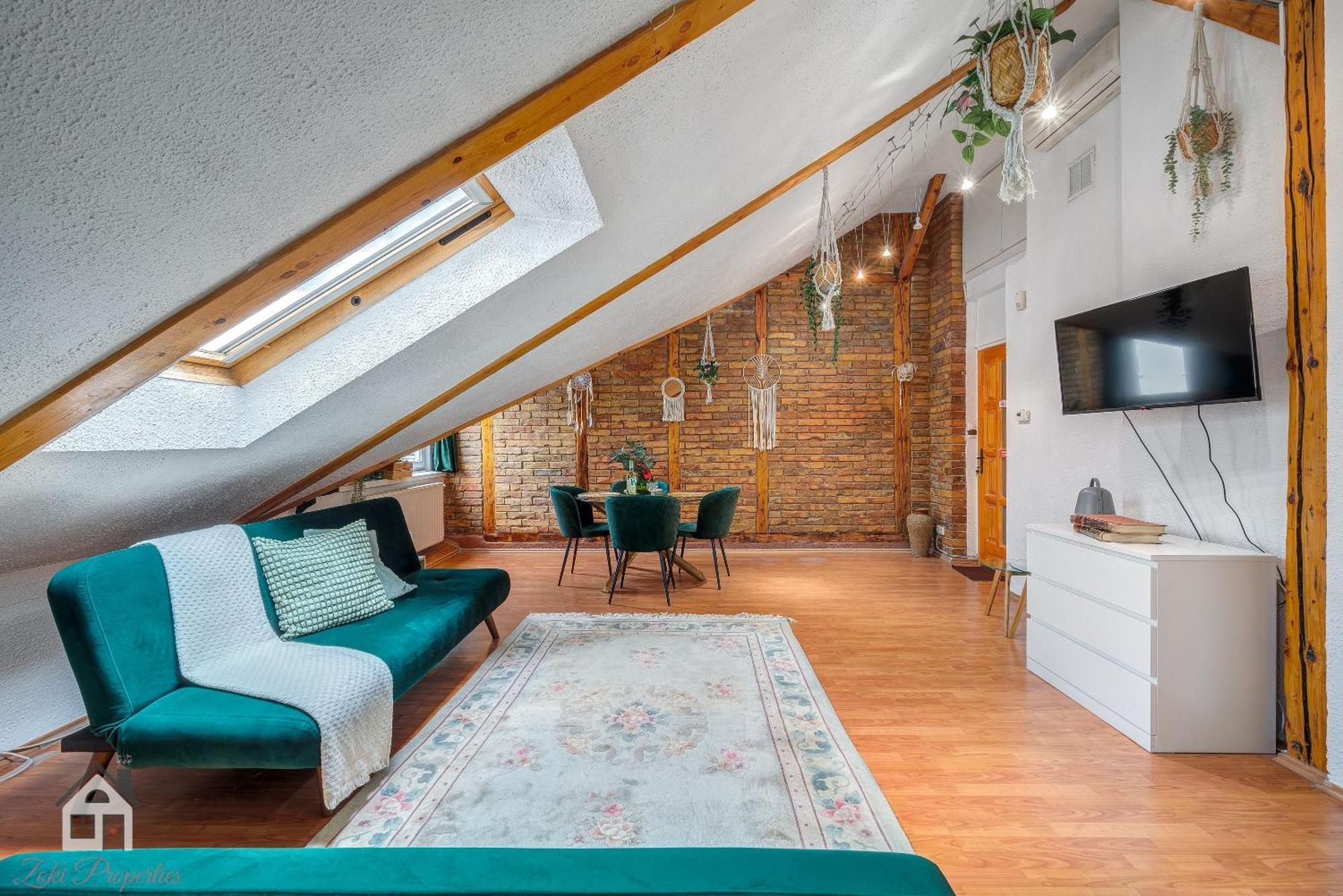One-Bedroom Emerald