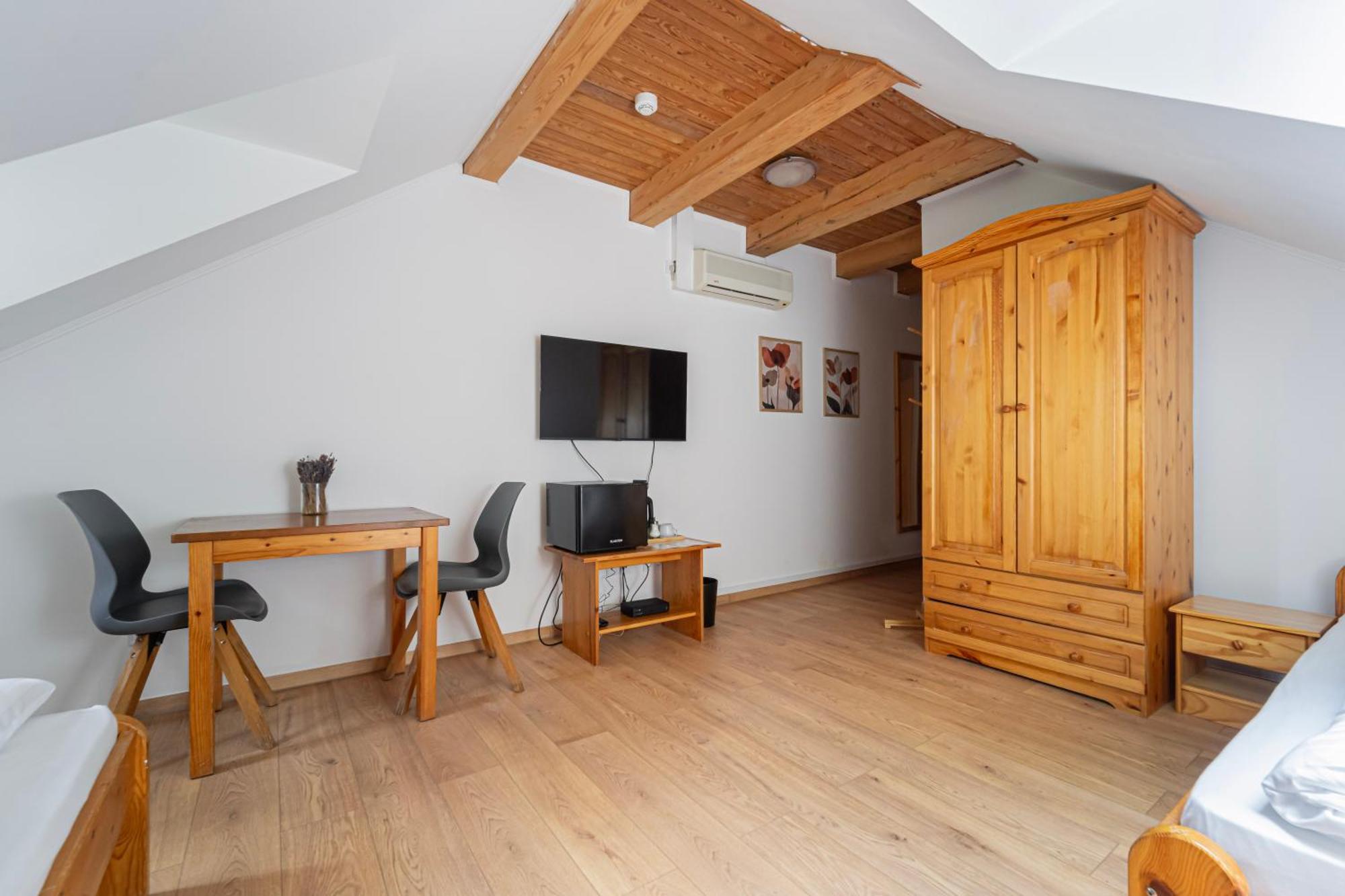 Quarto Twin Standard