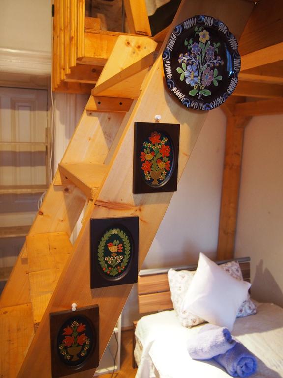 Quarto Twin com Casa de Banho Partilhada