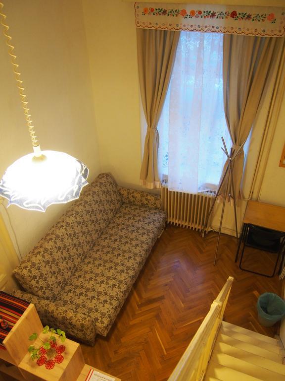 Quarto Twin Standard com Sofá
