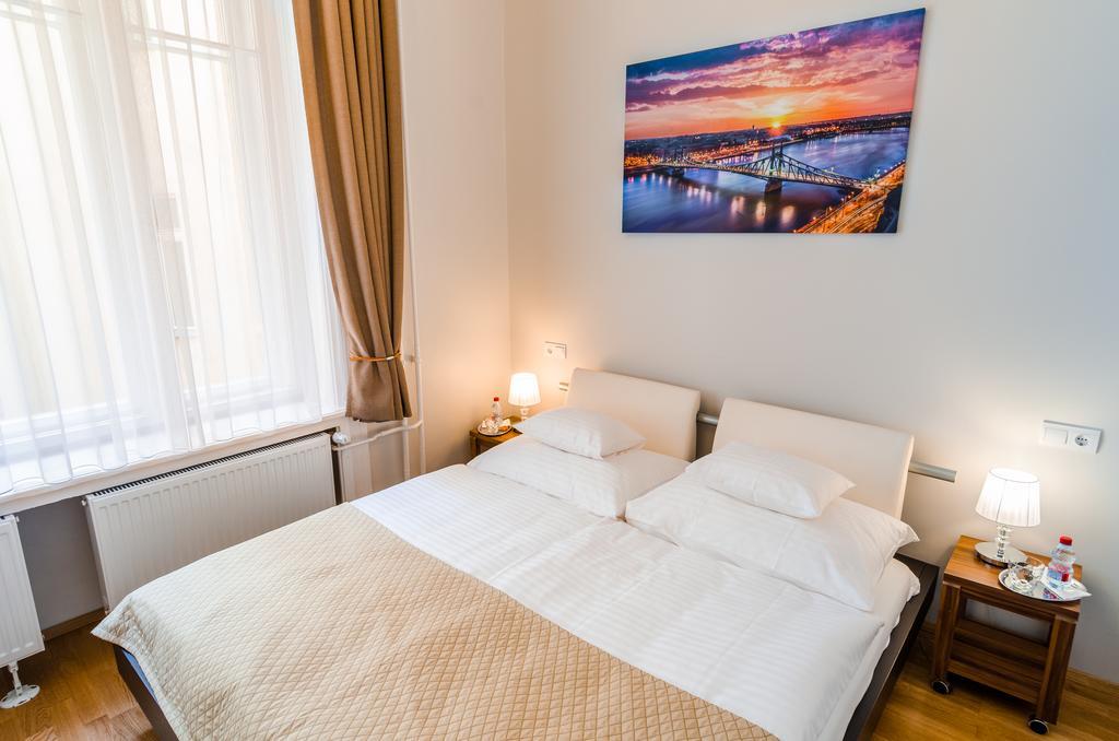 Classic Double Room,449865393:JPEG