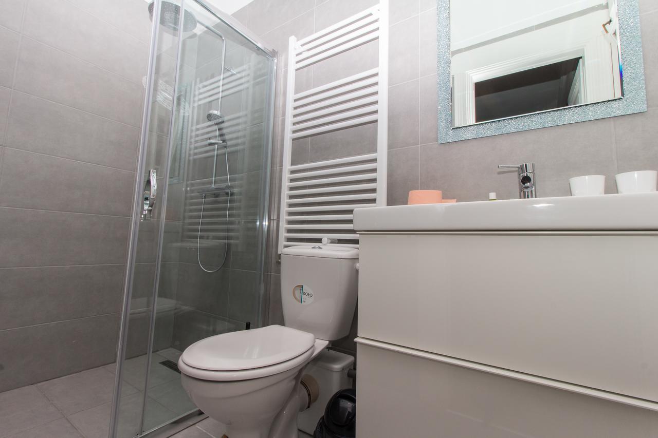 Quarto Econômico com Cama de Casal ou 2 de Solteiro