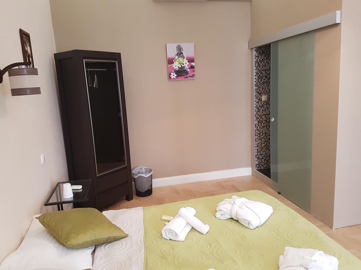 Quarto com Cama de Casal ou 2 de Solteiro