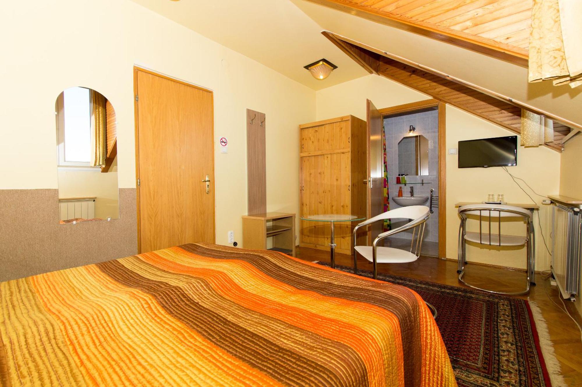 Classic Double Room