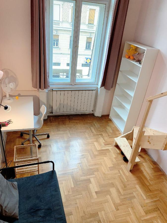 Quarto Duplo com Casa de Banho Privativa