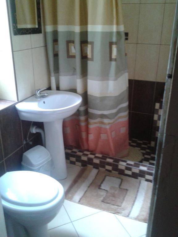 Quarto Twin com Casa de Banho Partilhada