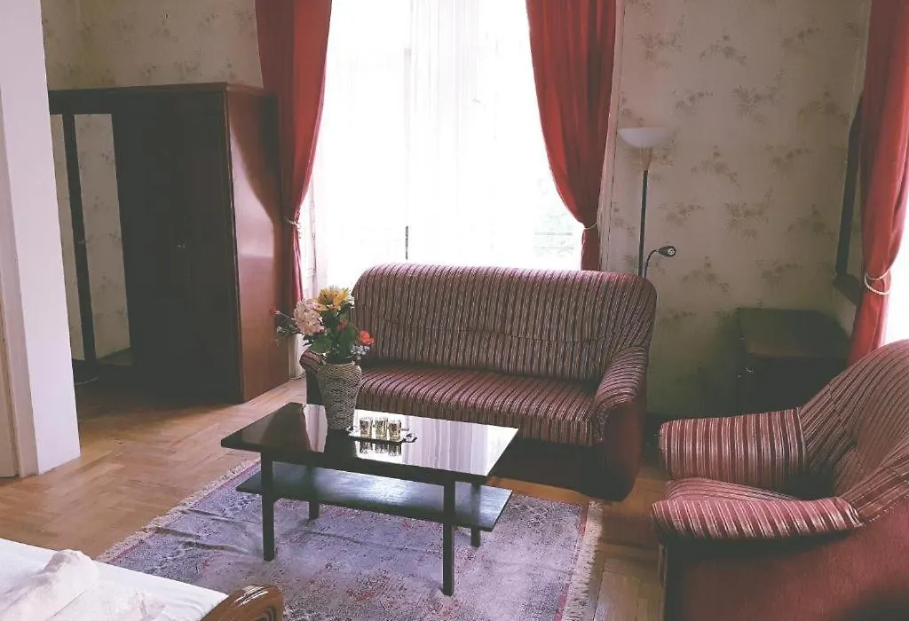 Retro Rooms-1