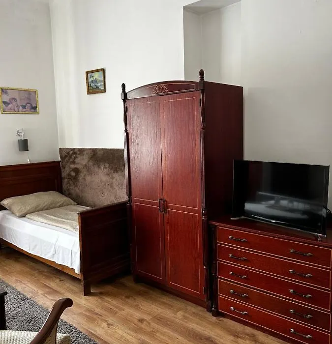 Kis Gellert Guesthouse-1