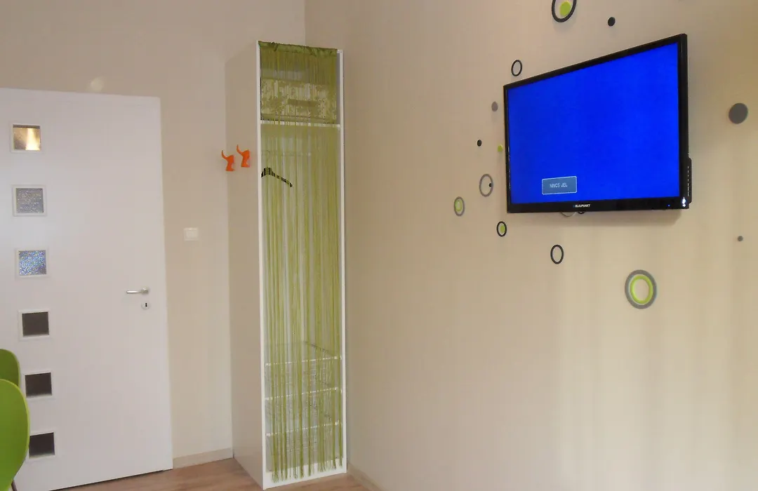 Studio 4U-1