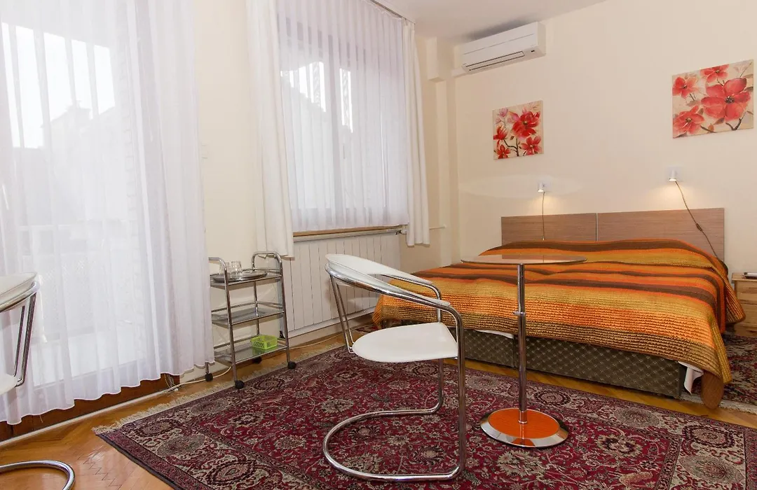 Budavar Bed And Breakfast-1