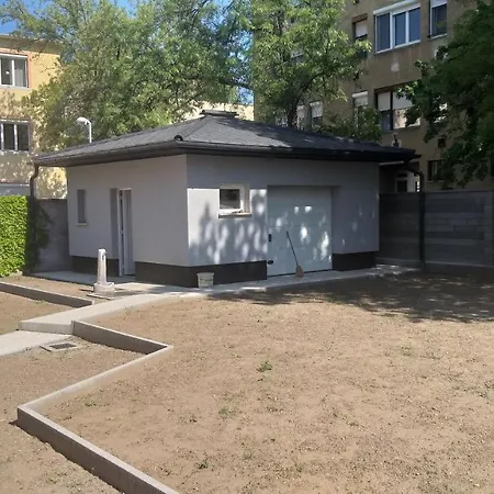 Karpatia Vendeghaz 1201 Budapest-3