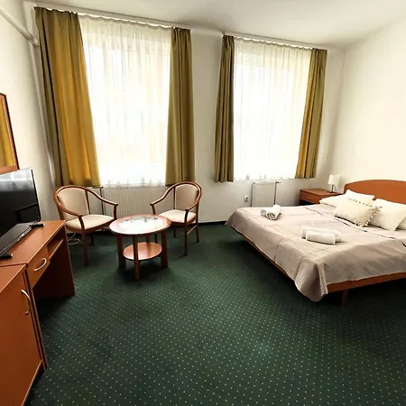 Broadway Guesthouse-2