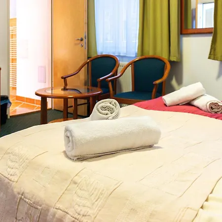 Broadway Guesthouse-3