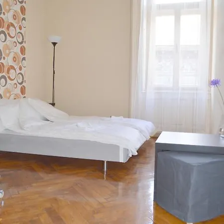 Synagogue Central Guest House-2