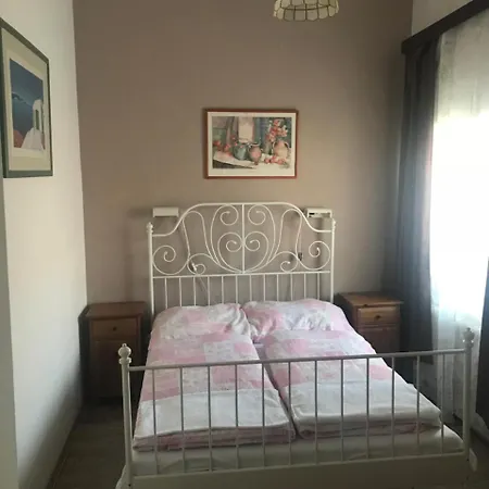 Kis Gellert Guesthouse-2